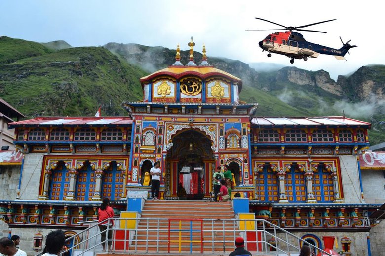 Badrinath Yatra by Helicopter